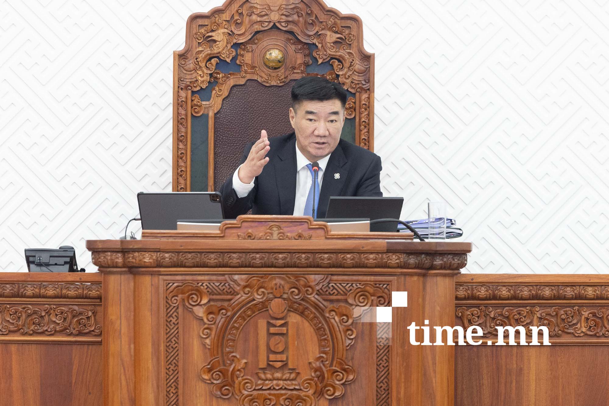 С.Бямбацогт баасан гарагт санал хураадаг шинэ уламжлал үүсгэжээ