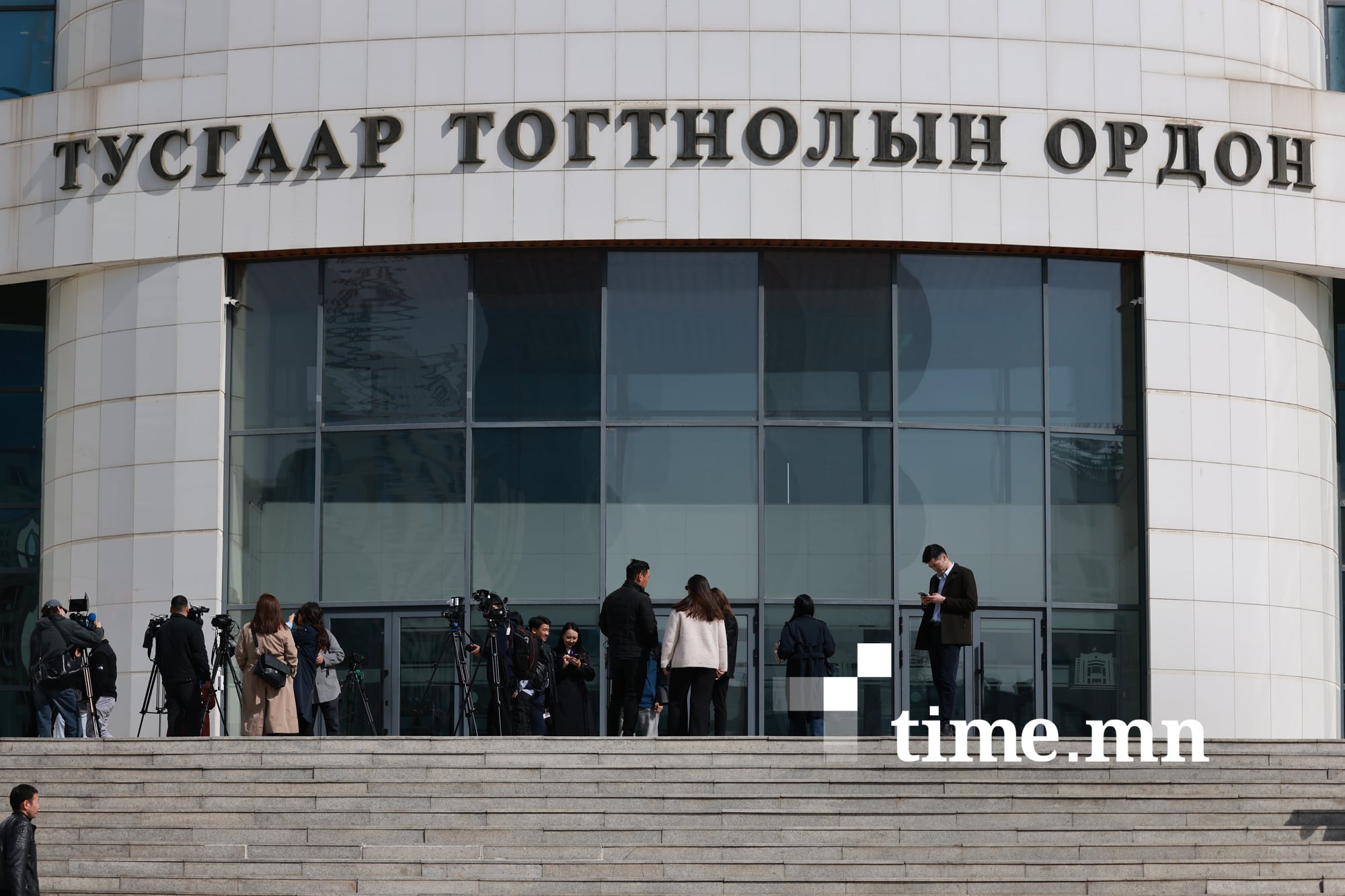 Х.Нямбаатар намын хороондоо ажлаа тайлагнаж байна