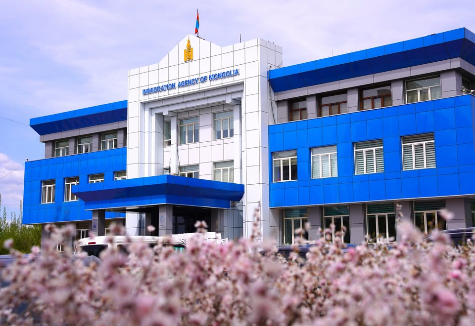 Гадаадын иргэн, харьяатын газрын дарга Н.Ууганбаярыг чөлөөлж, Б.Энхсүхийг томилжээ