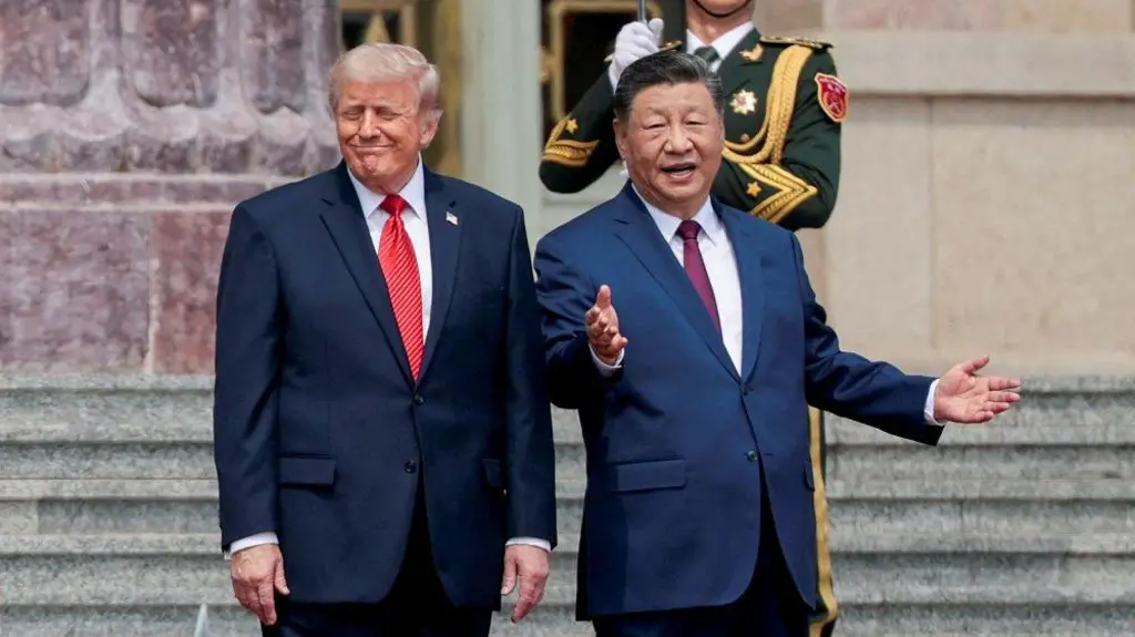 Ши Жиньпин Доналд Трампыг угтан авч, үг хэллээ
