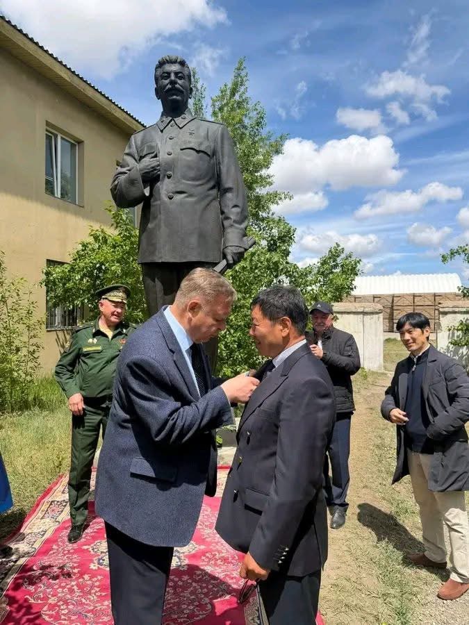 А.Н.Евсиков: И.В.Сталины хөшөө “Гачуурт” компанийн хашаанд байна