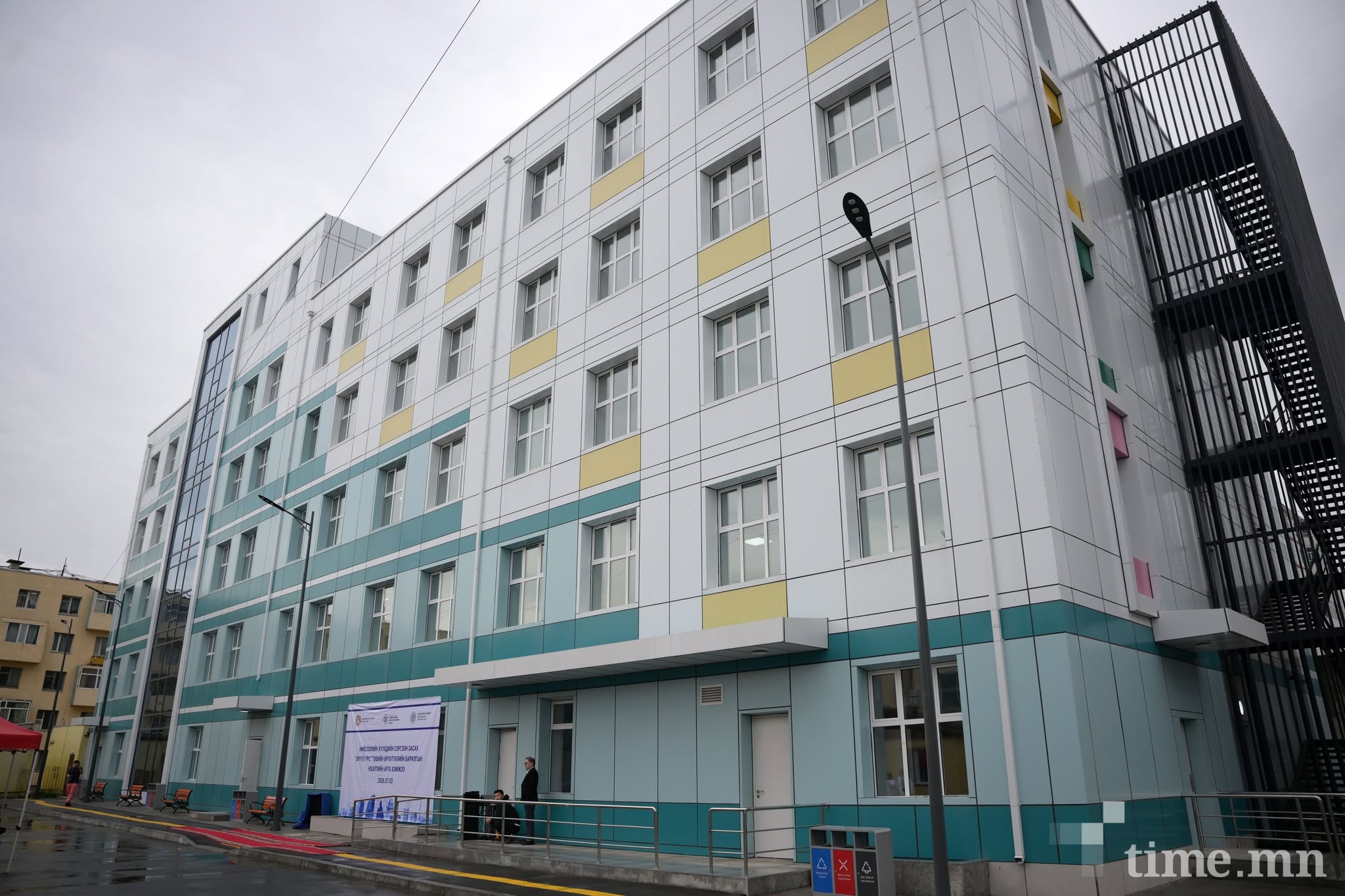 Нийслэл жилд 3500 хүүхдэд үйлчлэх иж бүрэн тоног төхөөрөмжтэй сэргээн засах төвтэй боллоо