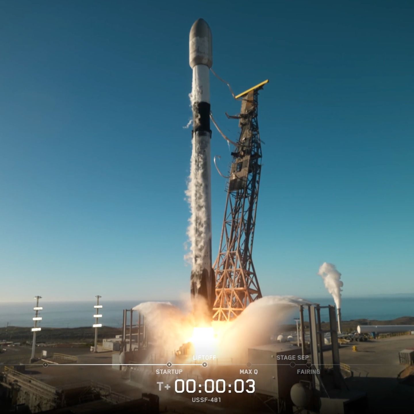 SpaceX АНУ-ын Сансрын хүчний нууц даалгаврыг хөөргөлөө